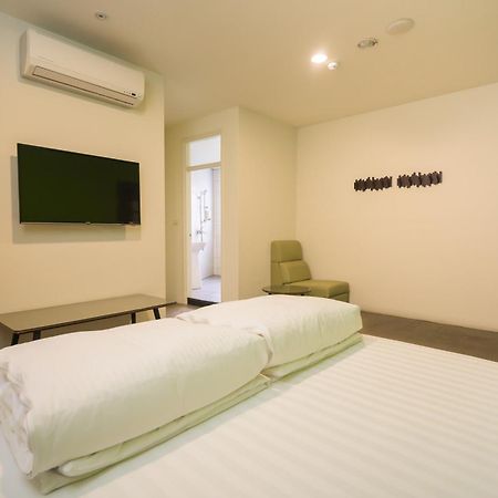 客旅家青年旅館 Travelers Plus Chiayi City Exterior photo